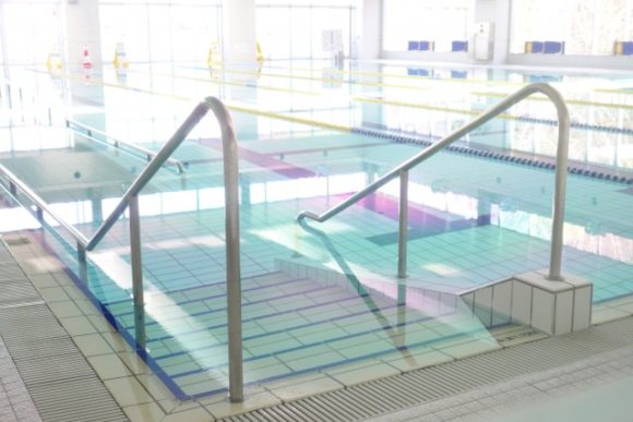 人気のないプール